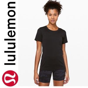 Lululemon Crewneck tee